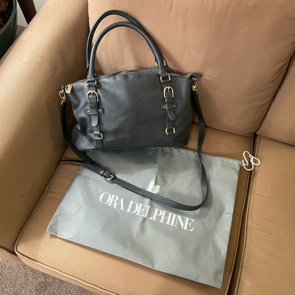 Ora Delphine Pebble Leather Handbag in Grey